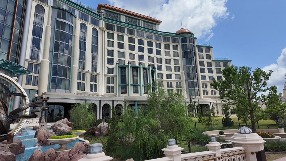 Loews Helios Grand Hotel