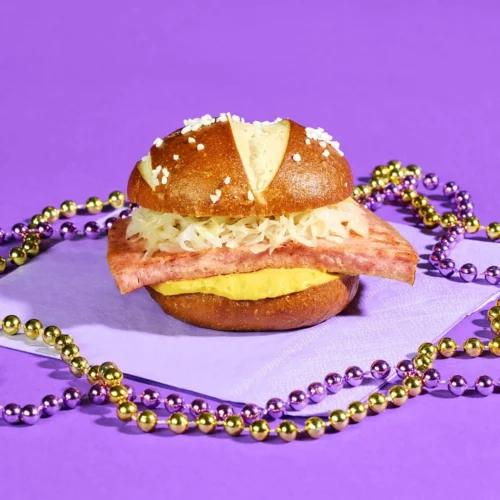 comida de Universal Mardi Gras 2025