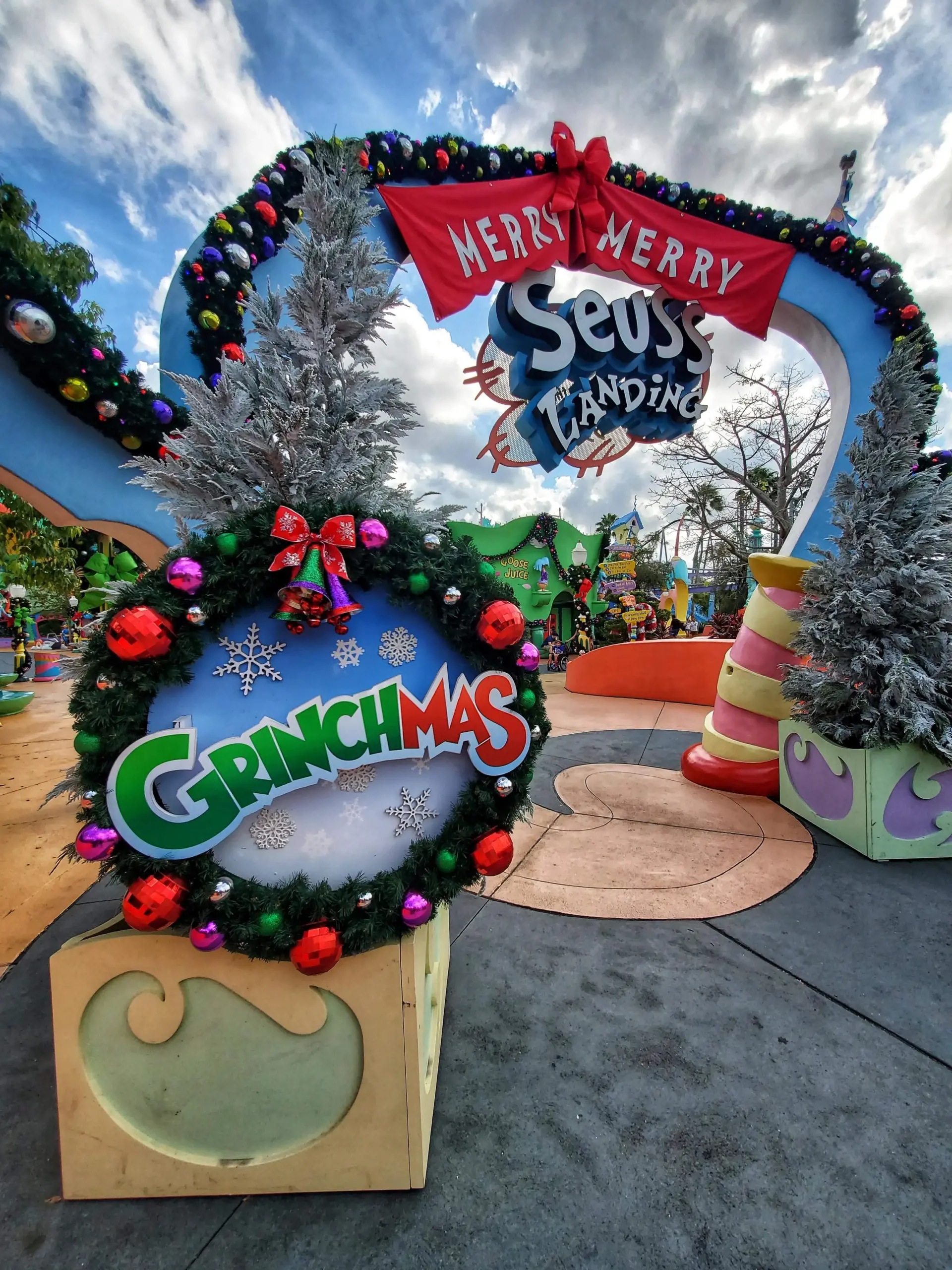 Grinchmas en Universal Orlando: guía rápida para vivir la Navidad con el  Grinch, image size:1920x2560