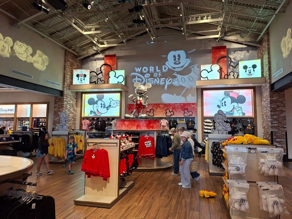 stores in Disney Springs
