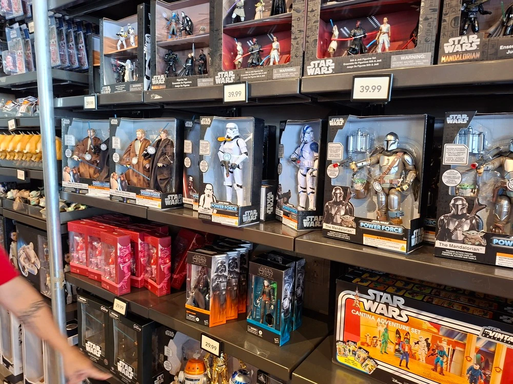 stores in Disney Springs